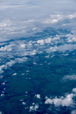 bulutlar düzlem görünümünü