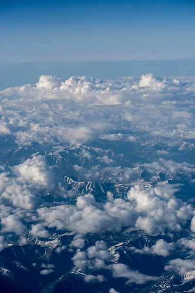 bulutlar düzlem görünümünü