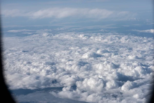 Vue des nuages depuis l'avion — Photo