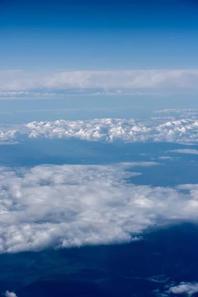 Vista de las nubes desde el plano — Foto de Stock