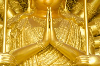 tapınakta altın guan yin ile on bin el eller