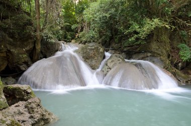 Erawan şelale