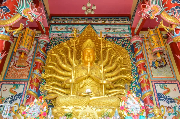 Golden guan Yin with ten thousand hands — Stock Photo, Image