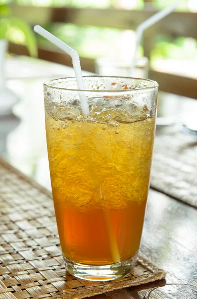 Iced tea with ice — Stock Photo, Image