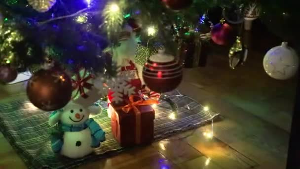 Kerstversiering voor de boom. Selectieve focus. — Stockvideo