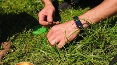 Balık kurtçuğu için yem. Seçici odak.