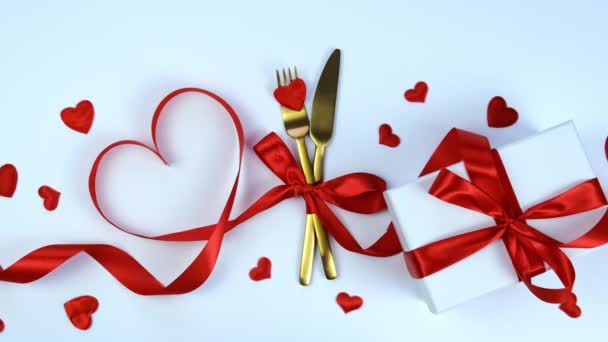 Besteck-Dinner zum Valentinstag. Selektiver Fokus. — Stockvideo