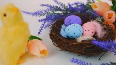 Yumurtalı güzel Paskalya arkaplanı. Seçici odak.