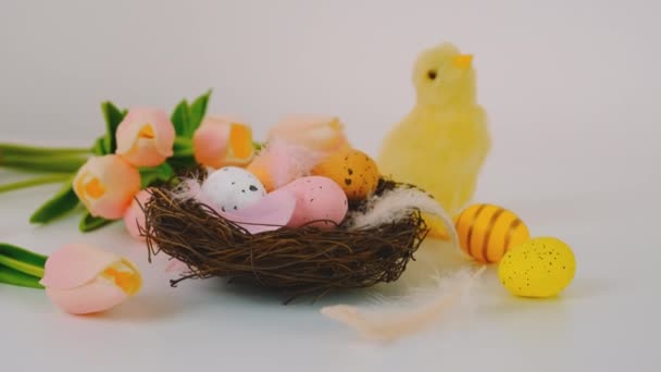 Piękne tło wielkanocne z jajkami. Skupienie selektywne. — Wideo stockowe