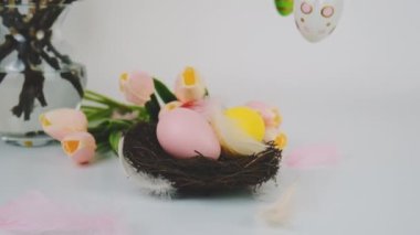 Yumurtalı güzel Paskalya arkaplanı. Seçici odak.