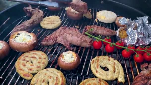 Grönsaker Och Kött Grillen Selektivt Fokus Livsmedel — Stockvideo