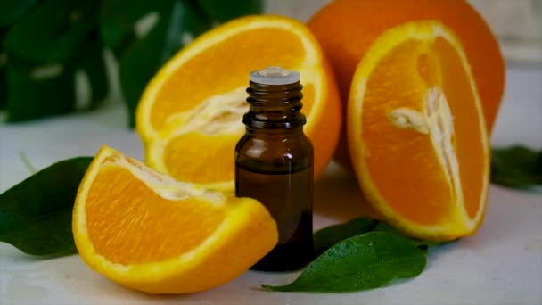Ätherisches Orangenöl Einer Flasche Selektiver Fokus Natur — Stockvideo