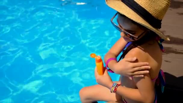 Child Applying Sunscreen Selective Focus Kid — Video Stock