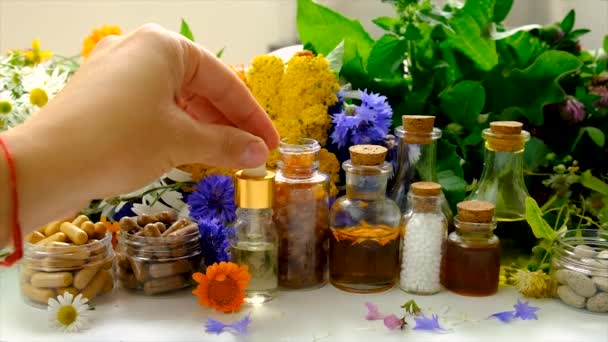 Herbal Tinctures Homeopathy Dietary Supplements Medicinal Herbs Selective Focus — Vídeo de stock
