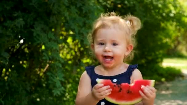 Child Ethe Child Eats Watermelon Summer Selective Focus Ats Watermelon — ストック動画