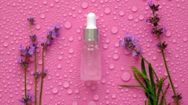 Lavanta esanslı kozmetik ürünü. Seçici odaklanma. Spa.