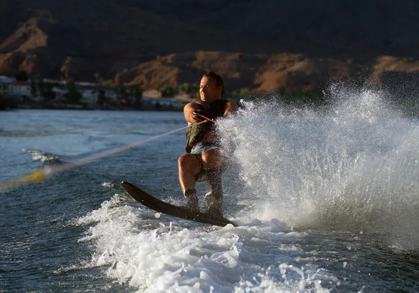 Waterskiën in parker arizona — Stockfoto