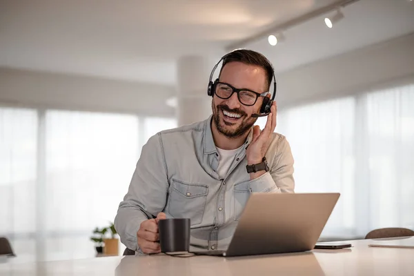 Cheerful Young Adult Businessman Entrepreneur Freelancer Making Online Video Call — Stockfoto