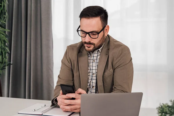 Close Confident Male Executive Networking Smart Phone Young Entrepreneur Eyeglasses — Foto Stock