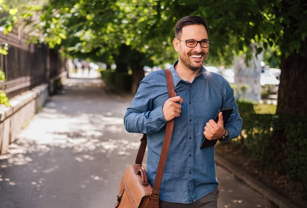 Happy Male Professional Digital Tablet Looking Away Young Commuter Wearing — Φωτογραφία Αρχείου