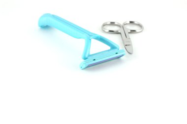 kadın ve makas için mavi jilet