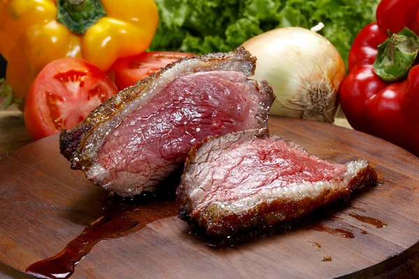 Picanha, geleneksel Brezilya barbeküsü..