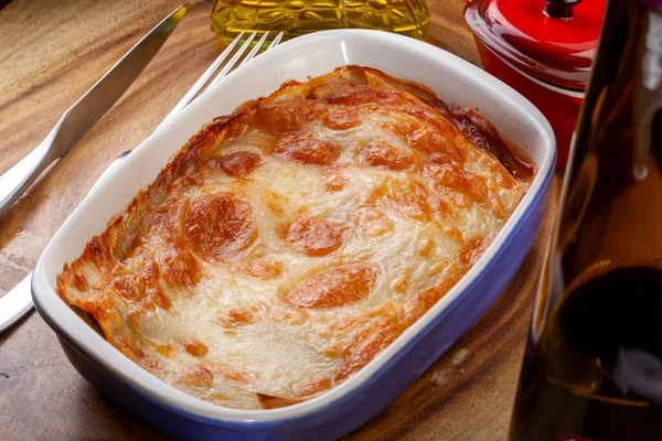 Lasagne Bolognese Pečené Peci Dřevo — Stock fotografie