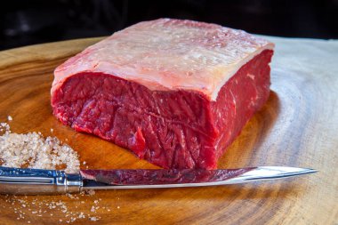 Bife de chorizo, geleneksel Arjantin kesimi.