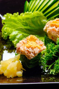 Geleneksel Japon suşisi, sashimi.