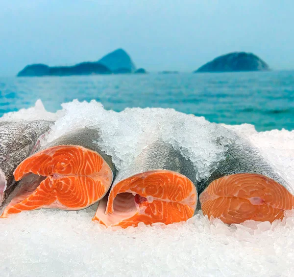 Raw Salmon Fishmonger — Stock Photo, Image