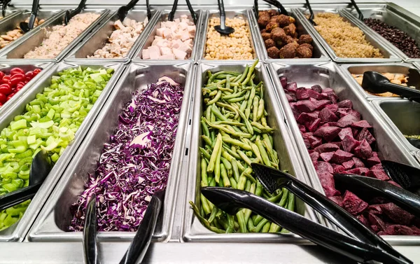 self servis yemekleri ve salata restoranı.