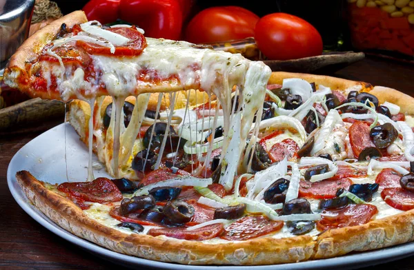 Pepperoni Pizza Slice Melted Mozzarella Cheese — Stock fotografie