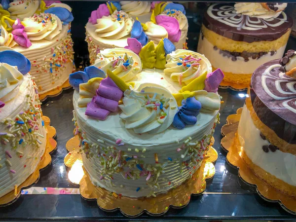 Tortas Sortidas Torta Janela Pastelaria — Fotografia de Stock