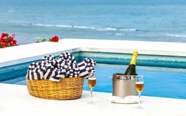 Arraial d 'Ajuda, Brezilya' nın Bahia eyaletinin Porto Seguro belediyesinin bir ilçesidir..