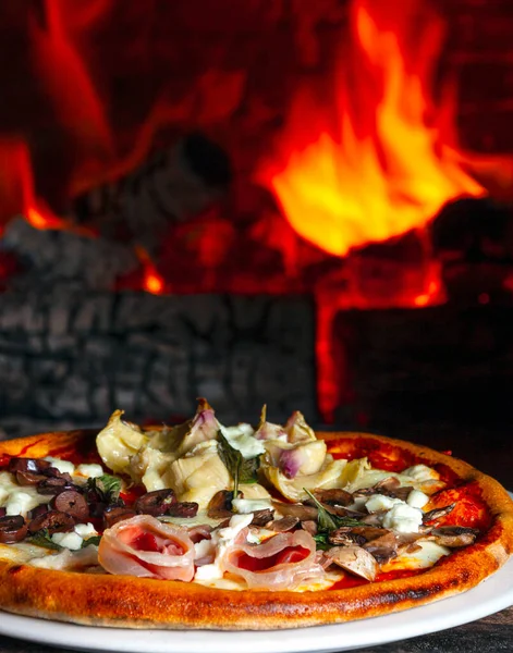 Fırında Pişmiş Pizza — Stok fotoğraf