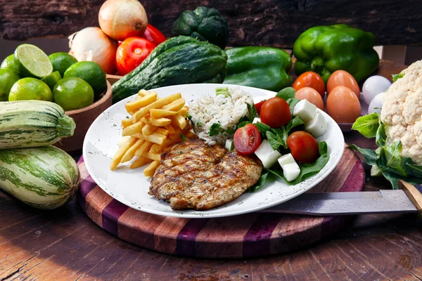 Carne Res Filete Pollo Con Patatas Arroz — Foto de Stock