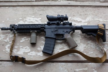 Bizi spec ops m4a1 tahrip penceresinin arka planda