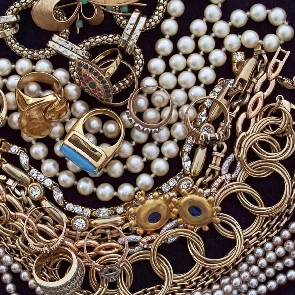 Juwelen en goud close-up — Stockfoto
