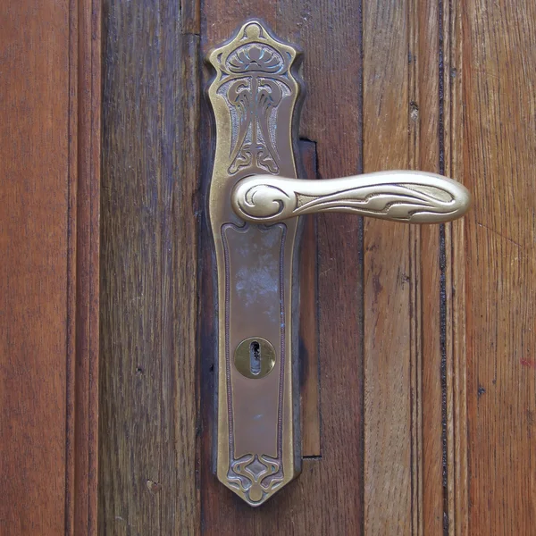 Gammalt vintage dörrhandtag — Stockfoto