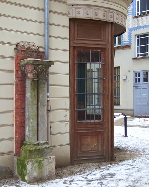 Eski evin girişi — Stok fotoğraf