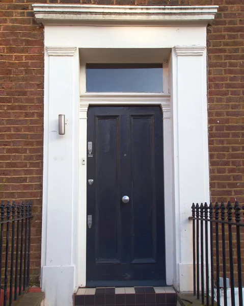 Puerta colorida de la casa, Notting hill, Londres —  Fotos de Stock