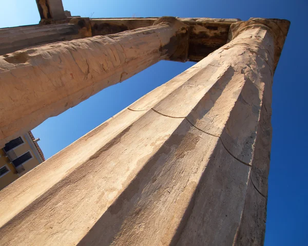 Ancient Roman forum gate extreme perspective — Stock Photo, Image