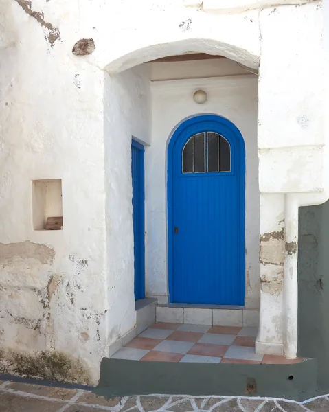 Porta azul, ilha de Milos — Fotografia de Stock