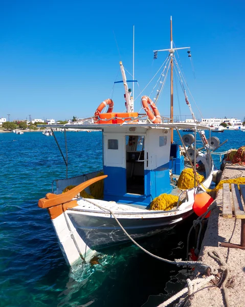 Bateau de pêche grec traditionnel, caique — Photo