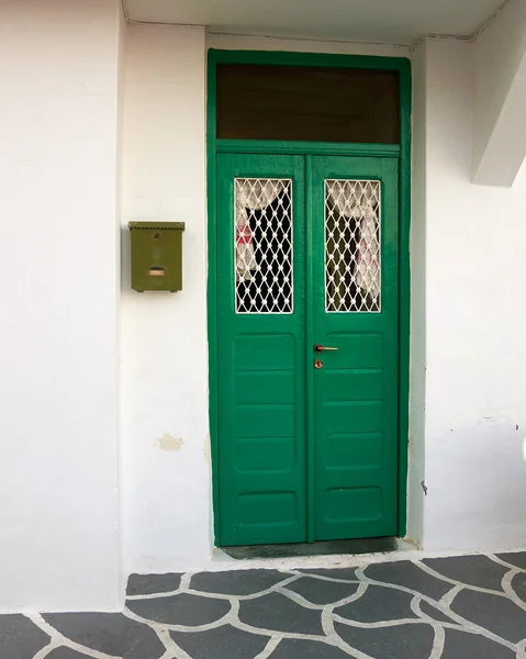 Groene deur, milos eiland — Stockfoto