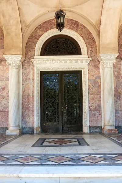 Door of Saint Andrew church, Patras Greece — Stock Photo, Image