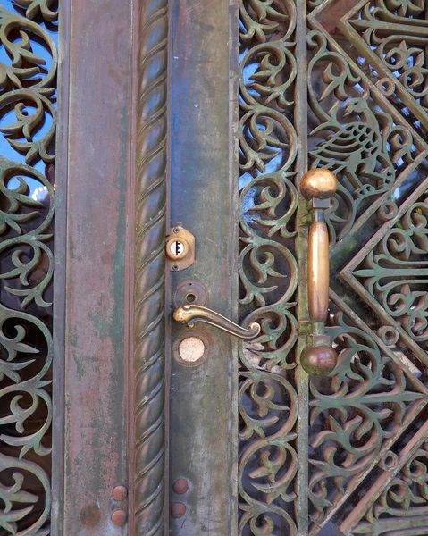 Drzwi szczegółów, saint andrew Kościoła, patras — Zdjęcie stockowe
