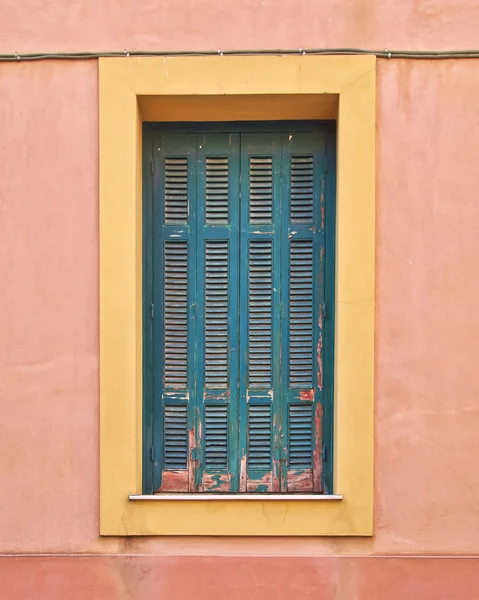 Colorida ventana de la casa — Foto de Stock