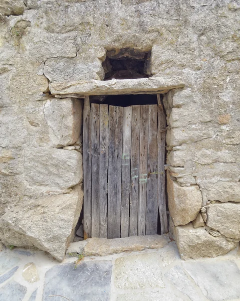 Porte d'une maison typique de l'île méditerranéenne — Photo