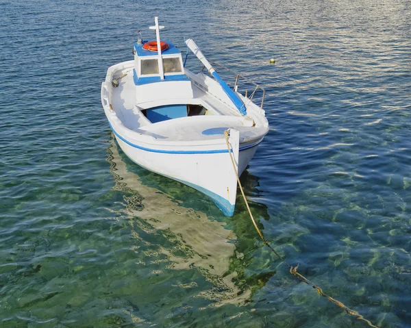 Kleine vissersboot — Stockfoto